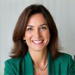 Directora General y Nutricionista Clara Navarro sonriendo.